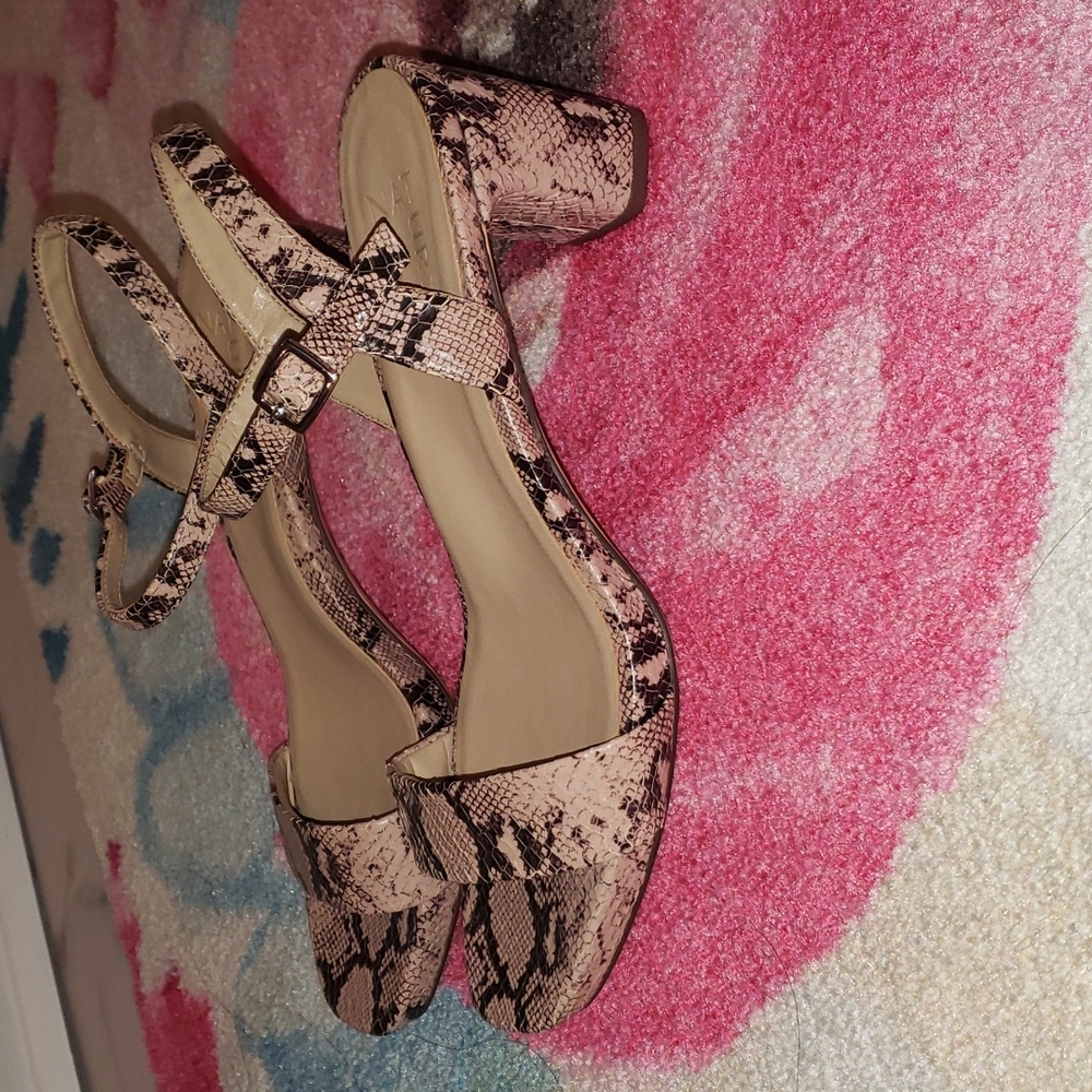 Naturalizer tan snakeskin heels. Size 7.5.  Brand new!